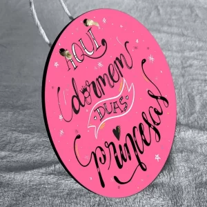 Placa Decorativa – Aqui Dormem Duas Princesas