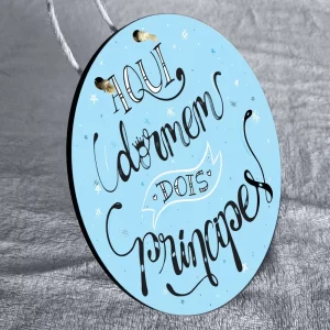 Placa Decorativa Mdf – Aqui Dormem Dois Príncipes – 20×20