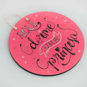 Placa Decorativa – Aqui Dorme Uma Princesa